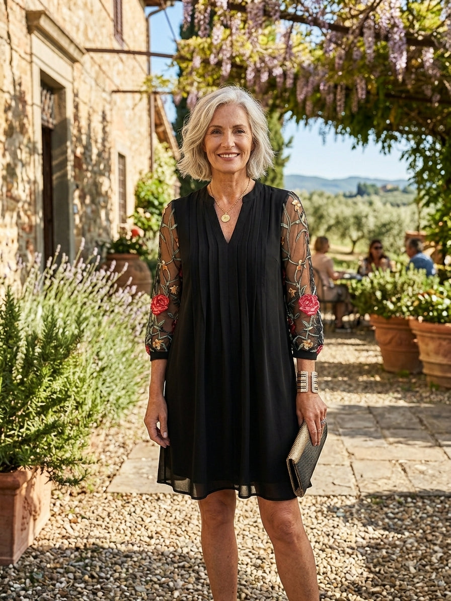 Katarzyna | Sukienka mini na wesele – Elegancka sukienka z dekoltem V i przezroczystymi rękawami