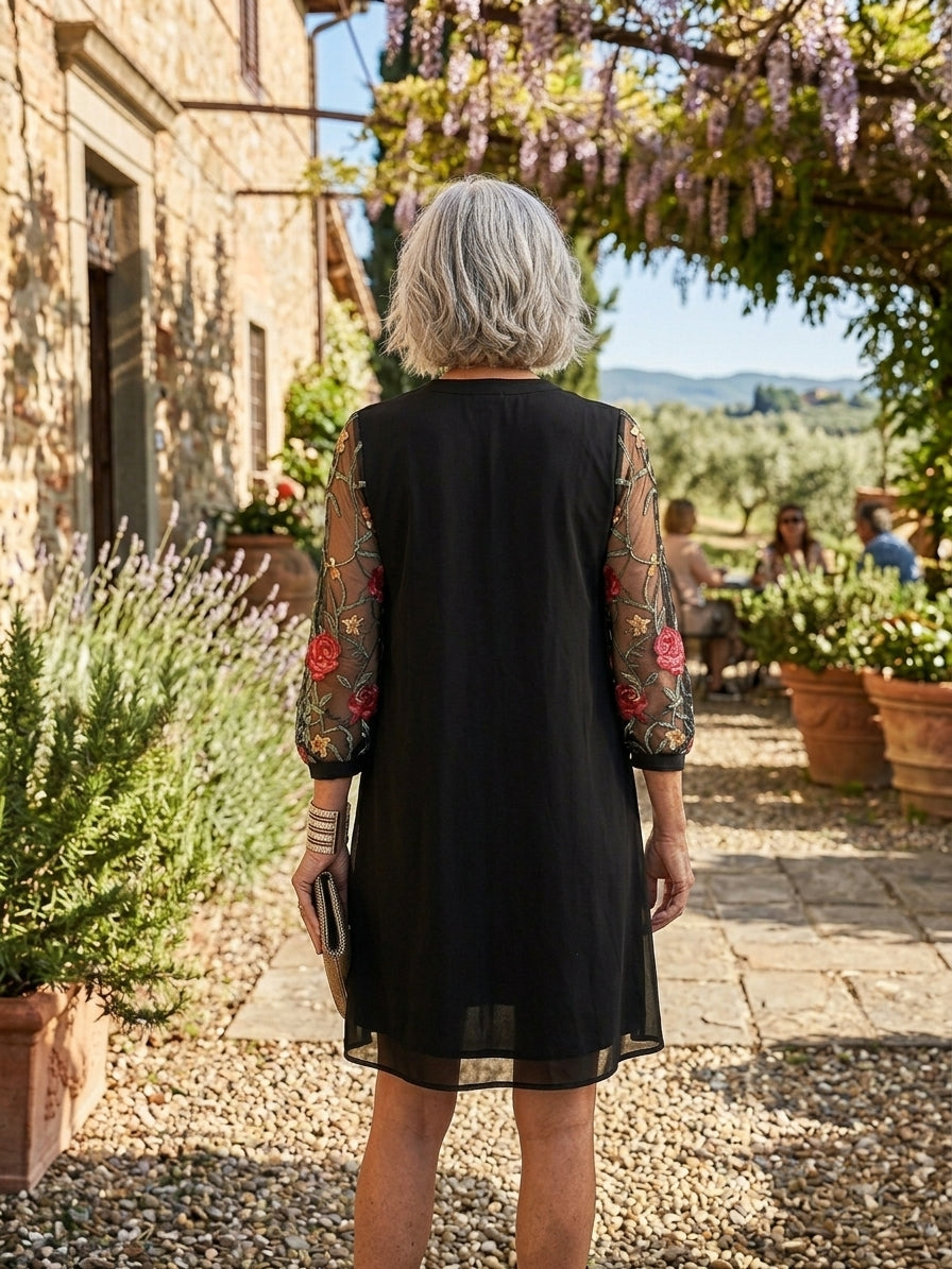 Katarzyna | Sukienka mini na wesele – Elegancka sukienka z dekoltem V i przezroczystymi rękawami