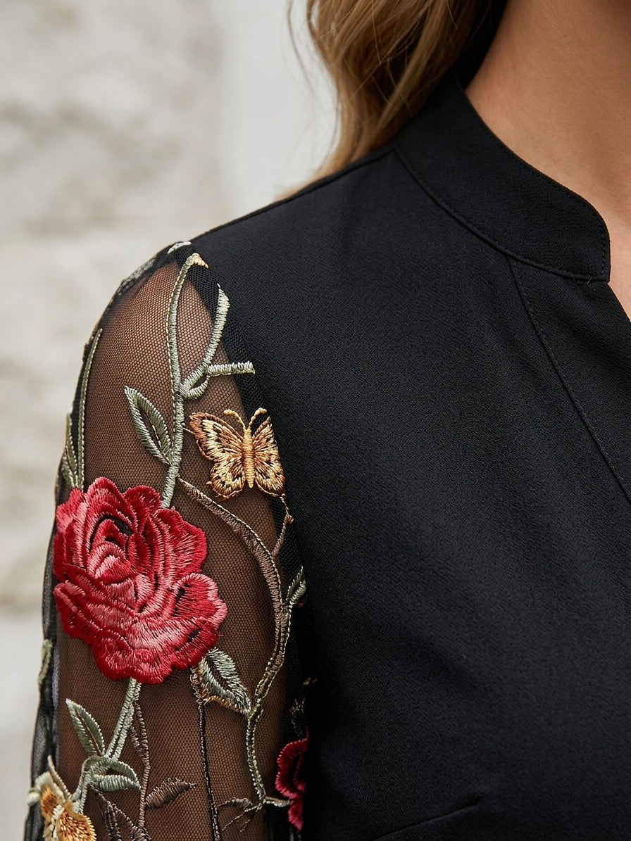 Katarzyna | Sukienka mini na wesele – Elegancka sukienka z dekoltem V i przezroczystymi rękawami