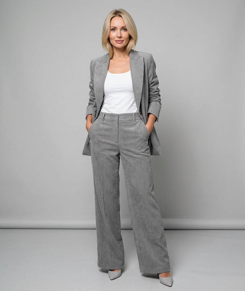 Elegancki Garnitur Damski Komplet z Akcesoriami - Wysoka Jakość i Komfort dla Stylowych Okazji 5