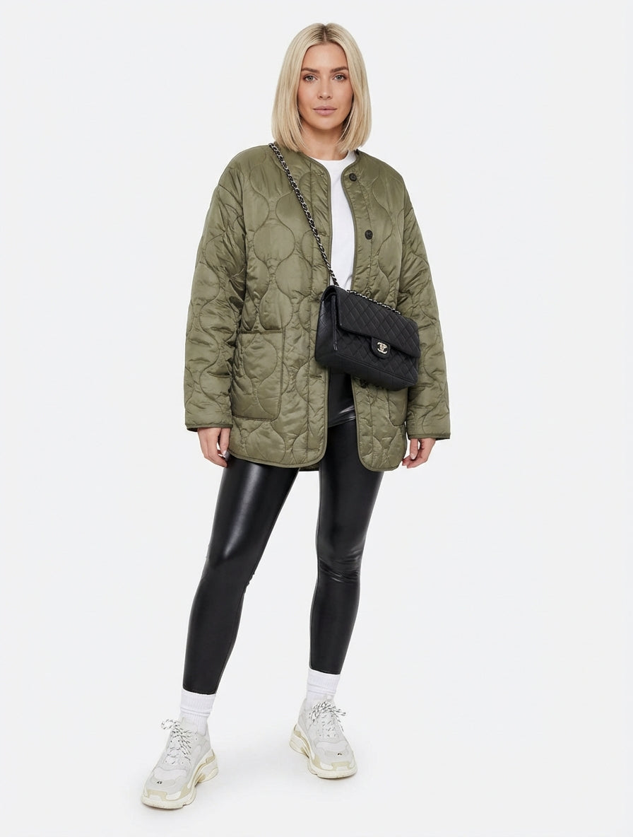 Daniela - Damska kurtka pikowana z guzikami