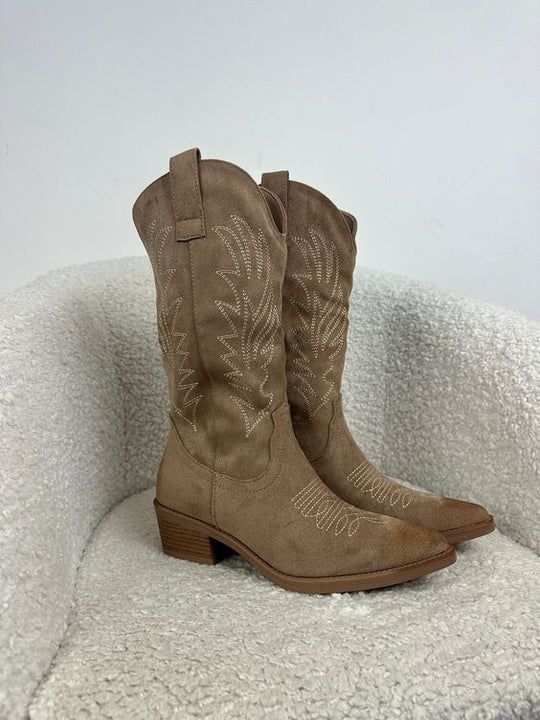 Kowbojki Damskie – Stylowe Wysokie Buty z Haftem w Stylu Western