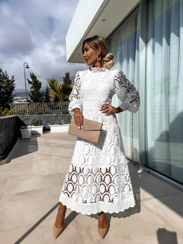 Renata | Sukienka midi na wesele – Elegancka koronkowa sukienka z bufkami