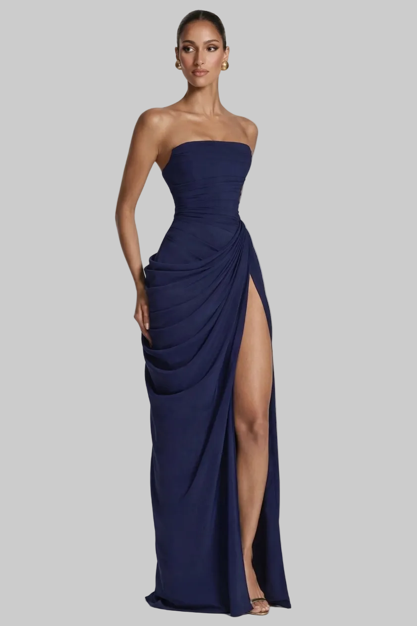Ewangelina | Sukienka maxi na wesele – Elegancka sukienka maxi bez ramiączek z wysokim rozcięciem