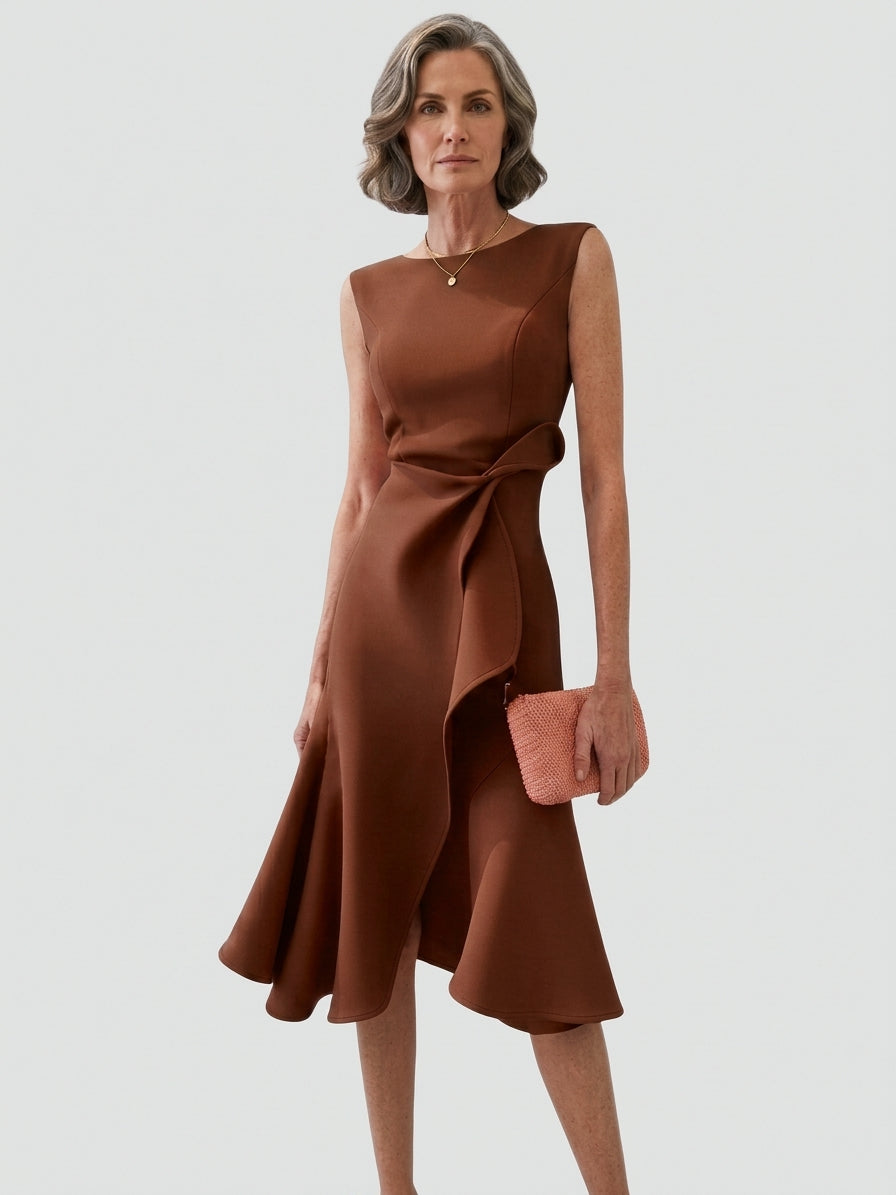 Lena | Sukienka na wesele – Elegancka sukienka midi bez rękawów z asymetrycznym dołem