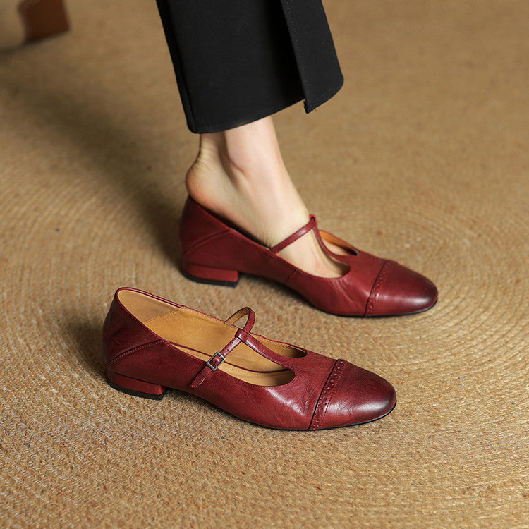 Graneth | Buty skórzane na płaskiej podeszwie – Eleganckie czółenka damskie z paskiem T