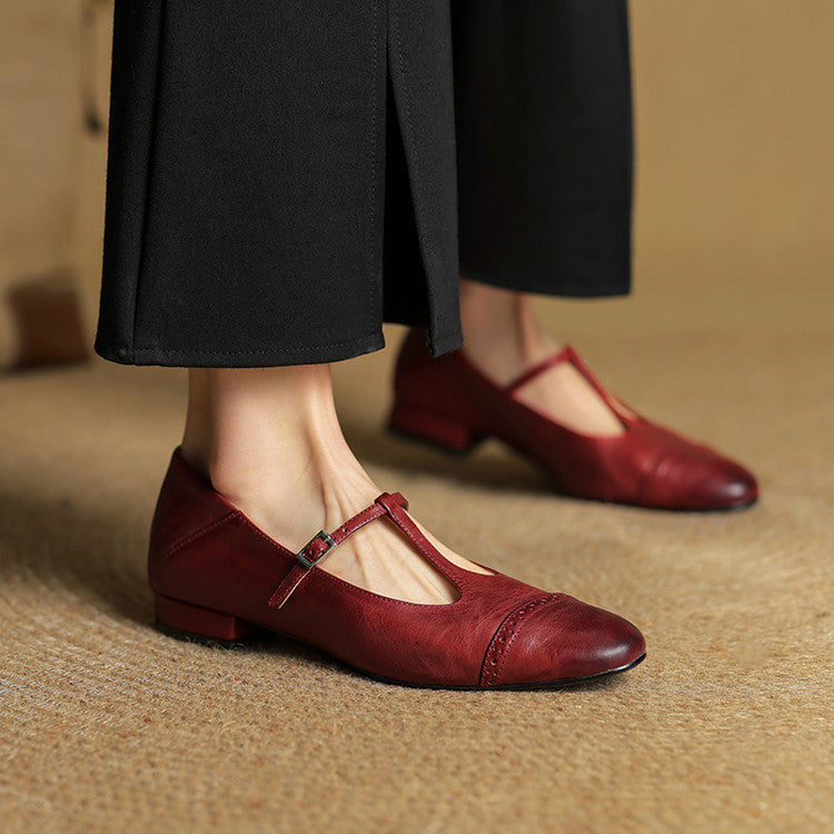 Graneth | Buty skórzane na płaskiej podeszwie – Eleganckie czółenka damskie z paskiem T