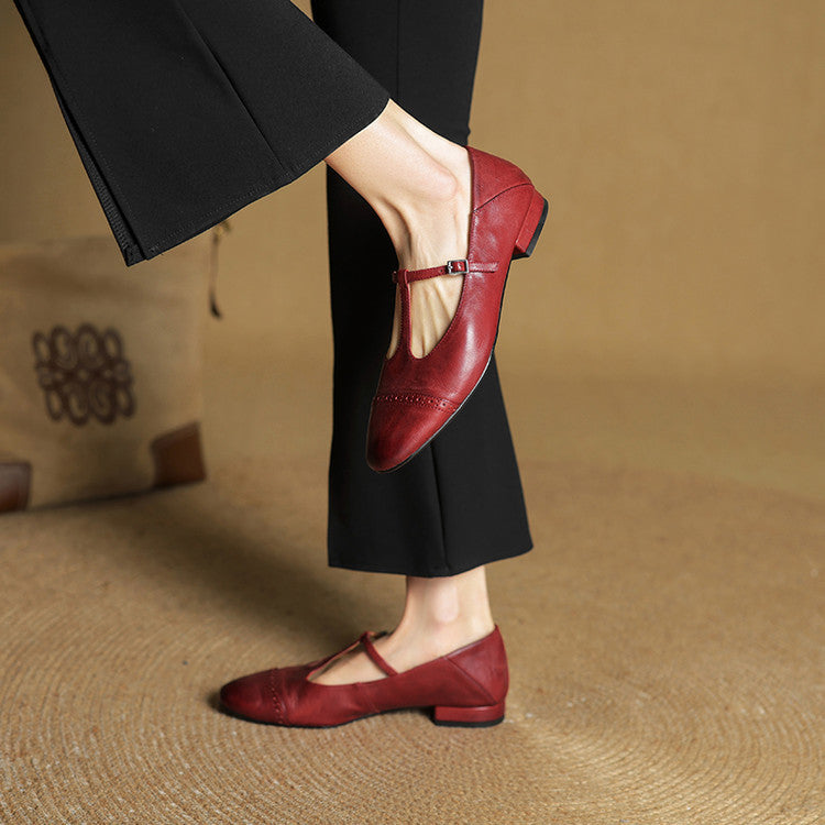 Graneth | Buty skórzane na płaskiej podeszwie – Eleganckie czółenka damskie z paskiem T