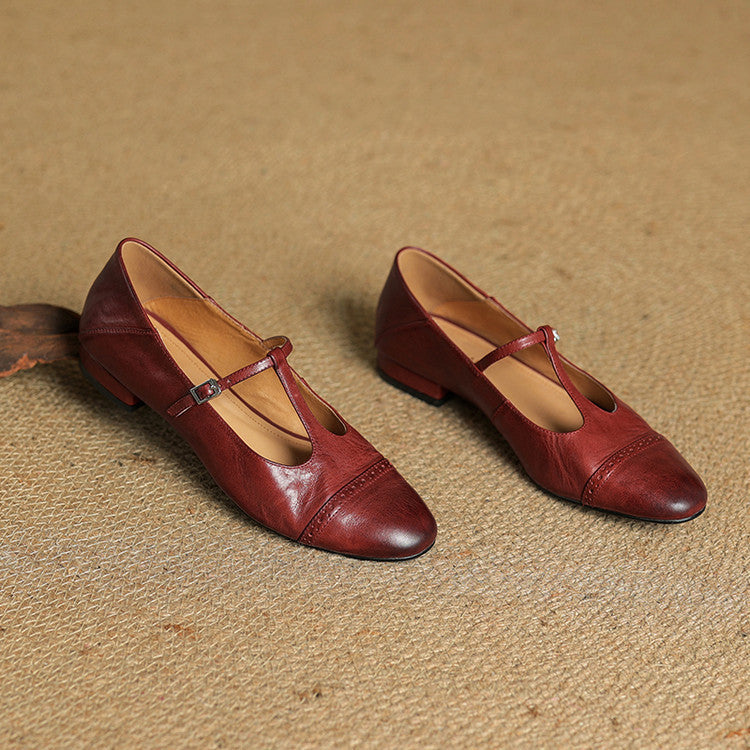 Graneth | Buty skórzane na płaskiej podeszwie – Eleganckie czółenka damskie z paskiem T
