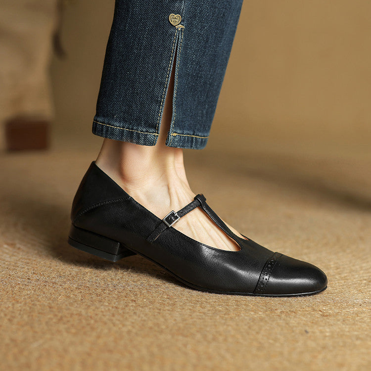 Graneth | Buty skórzane na płaskiej podeszwie – Eleganckie czółenka damskie z paskiem T