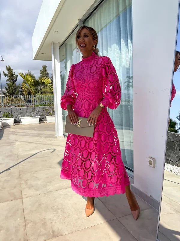 Renata | Sukienka midi na wesele – Elegancka koronkowa sukienka z bufkami