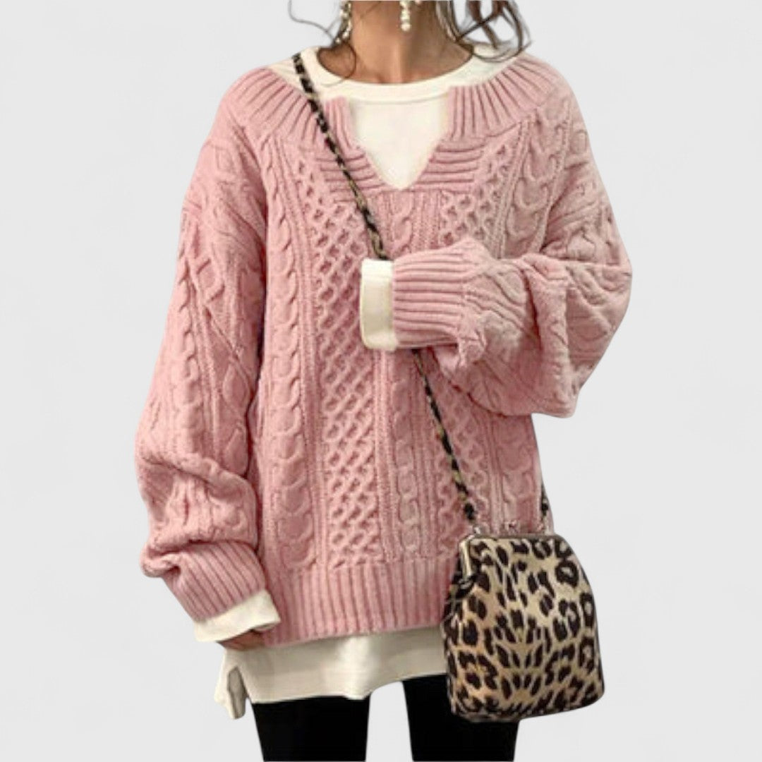 Oversize'owy sweter dzianinowy z wzorem w warkocze