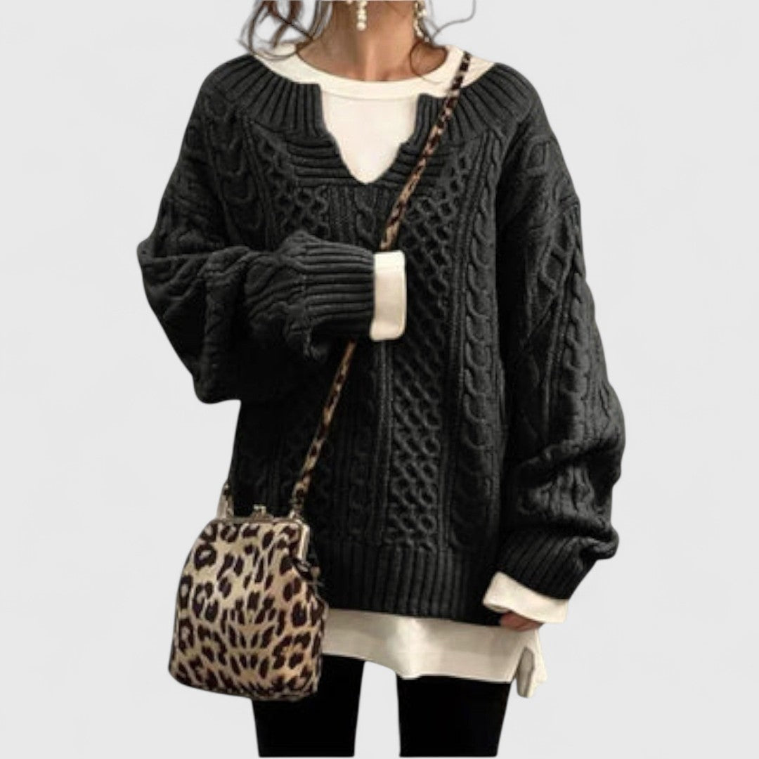 Oversize'owy sweter dzianinowy z wzorem w warkocze