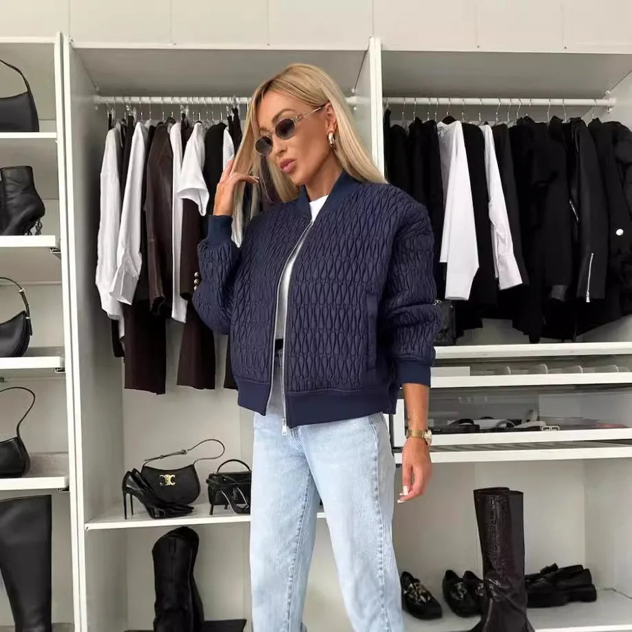 Karin | Damska Pikowana Bomberka z Zamkiem Błyskawicznym | Nowoczesny Styl i Komfort 10